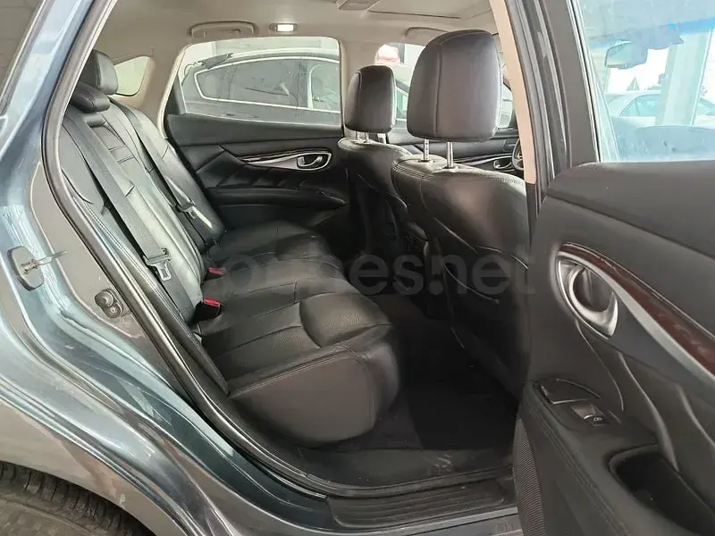 Usado Infiniti Q70 238 CV (175 kW) 2015 Gris / plata Berlina