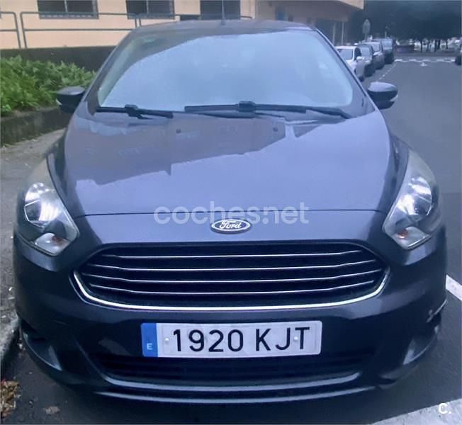Usado Ford Ka Plus Ultimate 85 CV (62 kW) 2018 Negro Utilitario