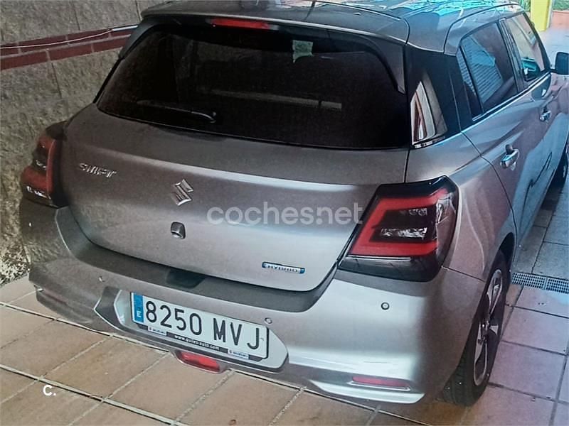 Gris / plata Usado 2024 Suzuki Swift Berlina | 17.400 € (Precio justo) - Imagen 1/3