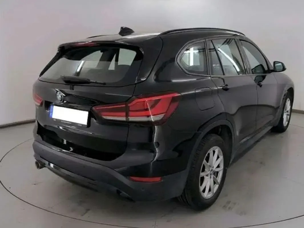 Usado BMW X1 116 CV (85 kW) 2021 Negro SUV