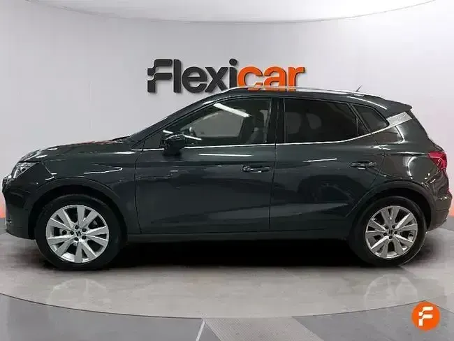Usado Seat Arona FR 110 CV (80 kW) 2022 Negro SUV