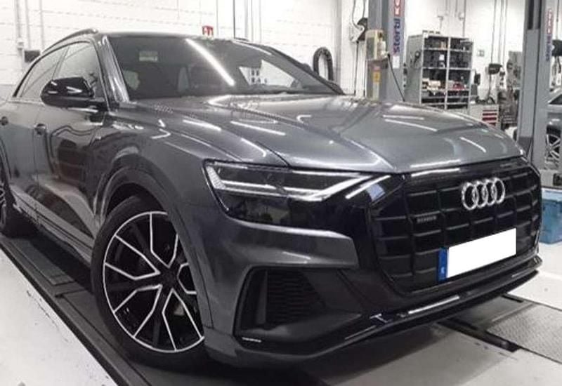 Gris Usado 2020 Audi Q8 S-Line SUV | 61.490 € - Imagen 1/4