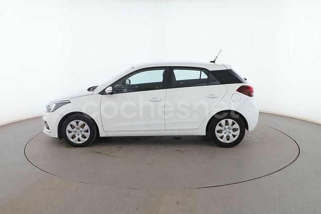 Käytetty Hyundai i20 101 HP (74 kW) 2020 Valkoinen Sedan