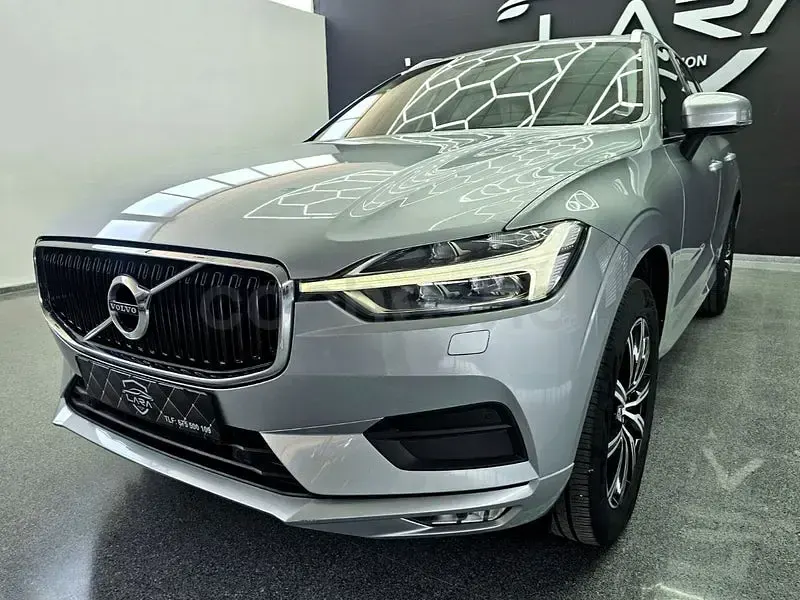 Usado Volvo XC60 Momentum 190 CV (139 kW) 2018 Gris / plata SUV