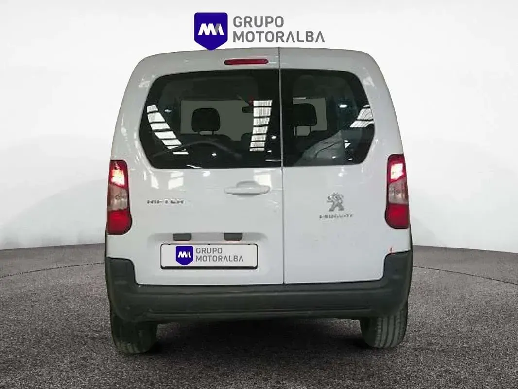 Usado Peugeot Rifter Active 99 CV (72 kW) 2022 Blanco Monovolumen