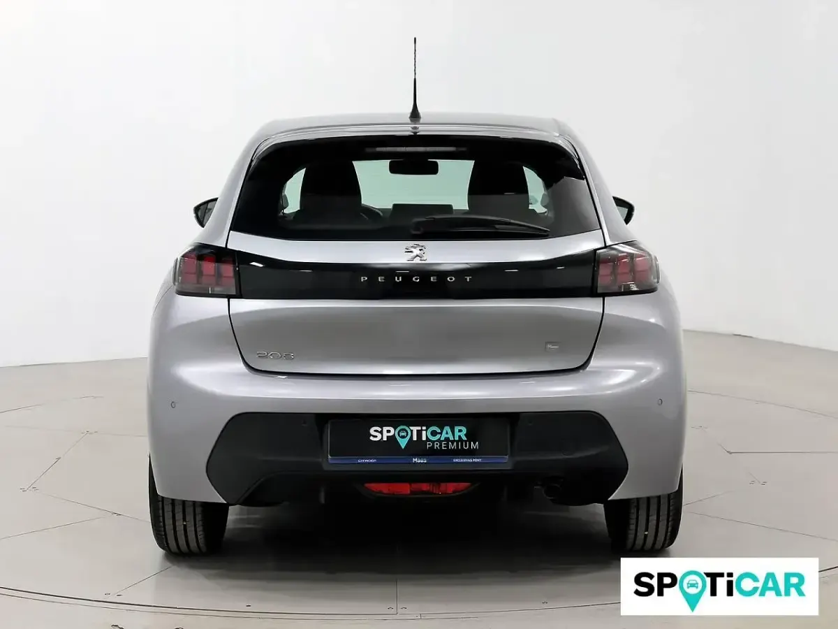 Usado Peugeot 208 Active 75 CV (55 kW) 2023 Gris Utilitario