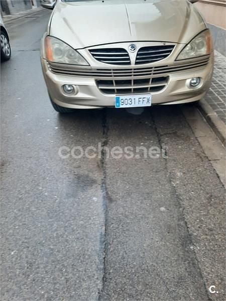Usado Ssangyong (KGM) Kyron Limited 141 CV (103 kW) 2006 Beige SUV