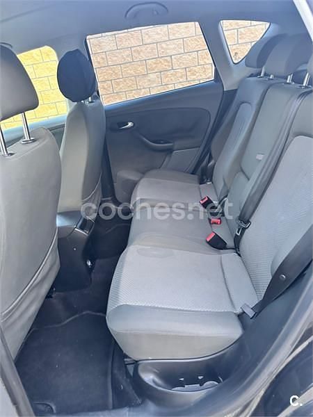 Usado Seat Toledo Sport 140 CV (102 kW) 2005 Negro Berlina