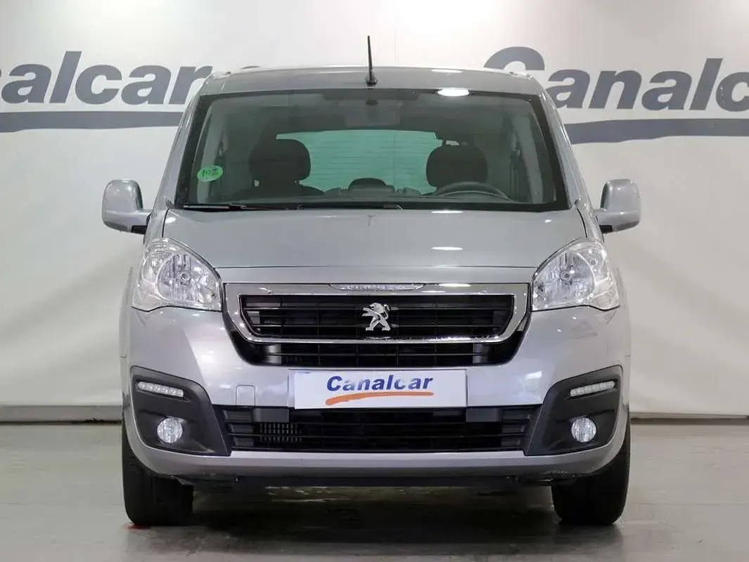 Usado Peugeot TePee Active 99 CV (72 kW) 2018 Gris Van