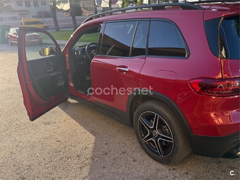 Usado Mercedes GLB220 190 CV (139 kW) 2024 Granate SUV