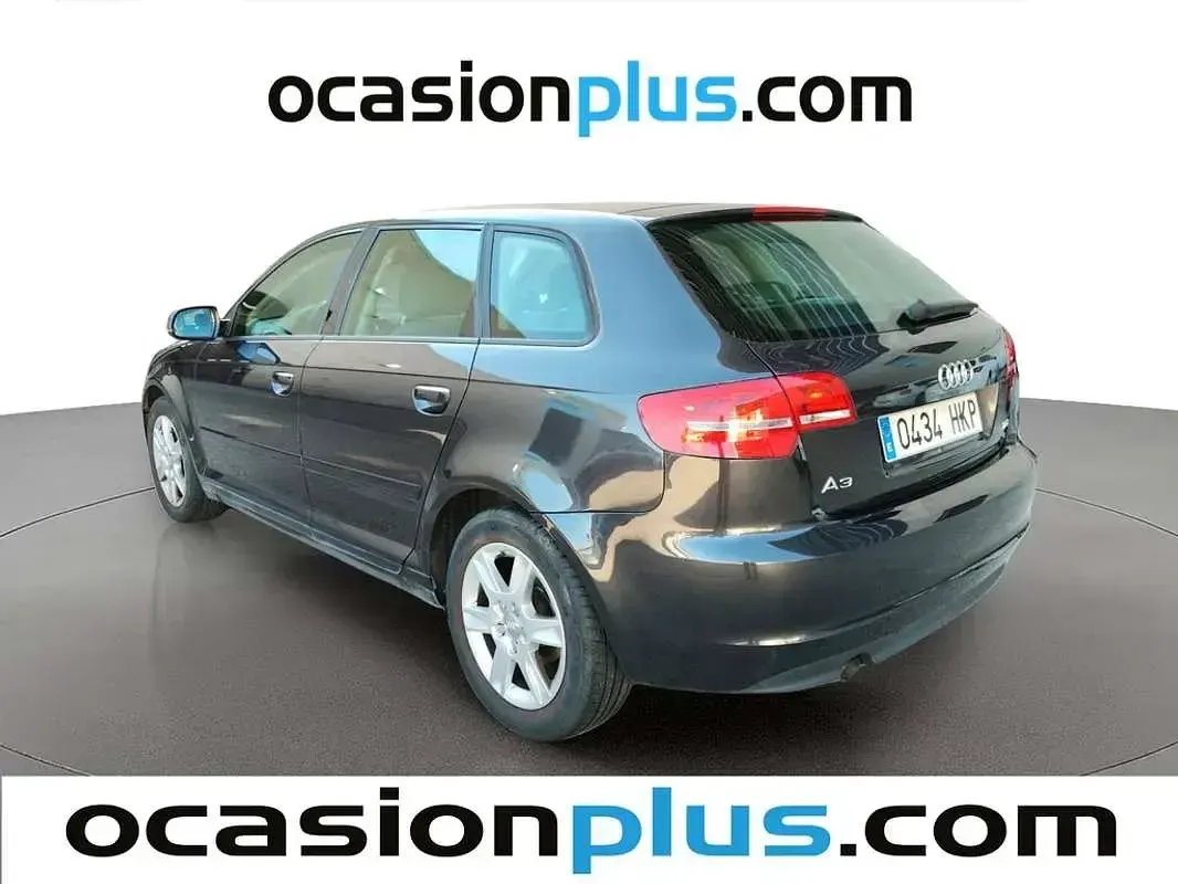 Usado Audi A3 Sportback Attraction 105 CV (77 kW) 2012 Negro Utilitario