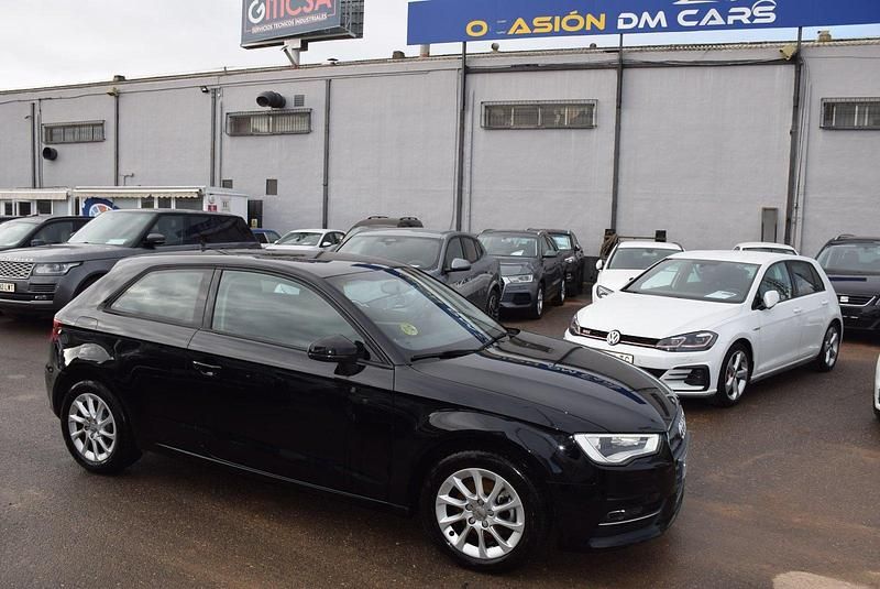 Usado Audi A3 Ambition 105 CV (77 kW) 2014 Negro Utilitario