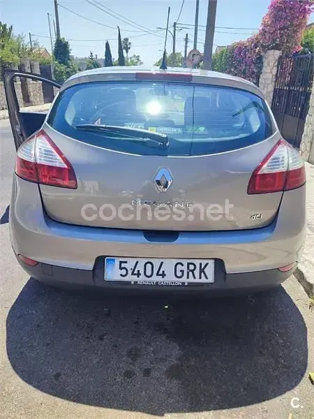 Usado Renault Mégane Expression 105 CV (77 kW) 2009 Beige Berlina