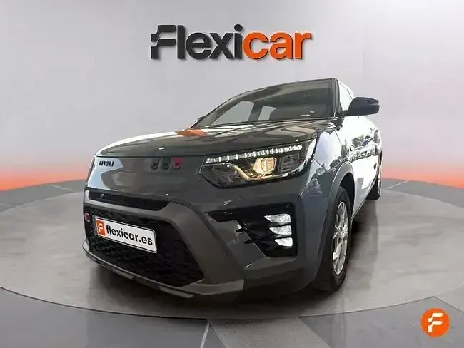Usado SsangYong Tivoli 163 CV (119 kW) 2024 Gris SUV