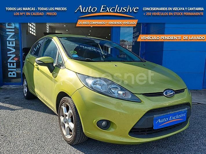 Verde Usado 2010 Ford Fiesta Trend Utilitario | 2990 € (Buen precio) - Imagen 1/4