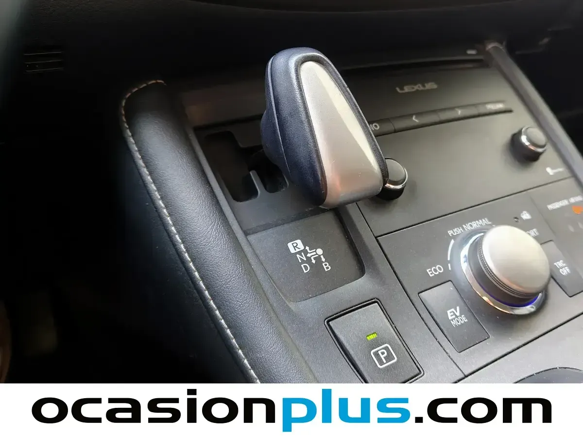 Usado Lexus CT200h Business Edition 136 CV (100 kW) 2017 Blanco