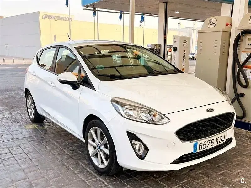 Usado Ford Fiesta Trend 85 CV (62 kW) 2018 Blanco Utilitario