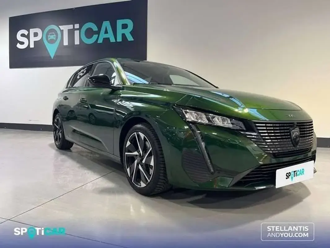 Usado Peugeot 308 Allure 131 CV (96 kW) 2022 Verde Utilitario