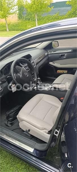 Usado Mercedes E220 170 CV (125 kW) 2009 Azul Familiar