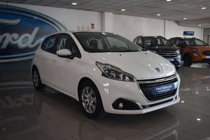 Usado Peugeot 208 Active 83 CV (61 kW) 2018 Blanco Utilitario