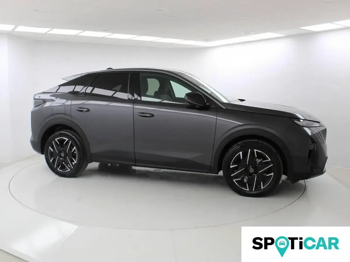 Usado Peugeot 3008 Allure 145 CV (106 kW) 2025 Gris SUV
