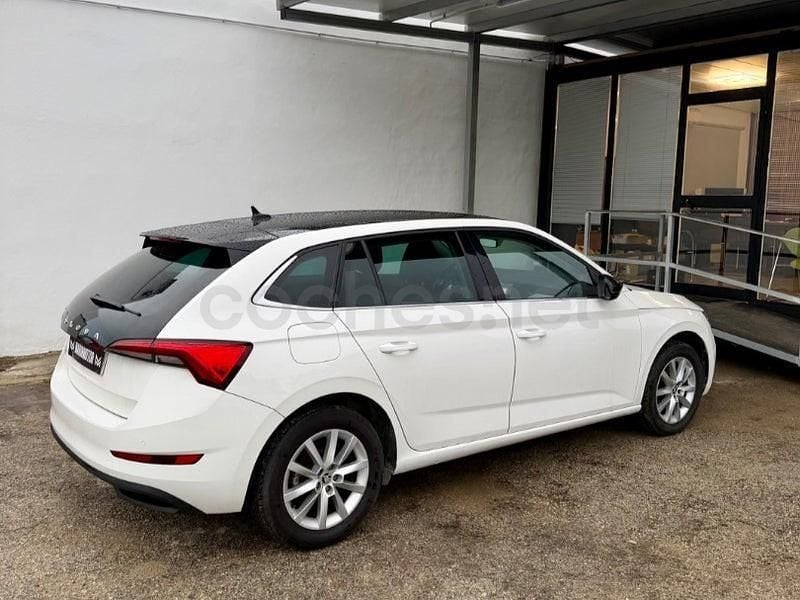 Usado Skoda Scala Active 110 CV (80 kW) 2022 Blanco Utilitario