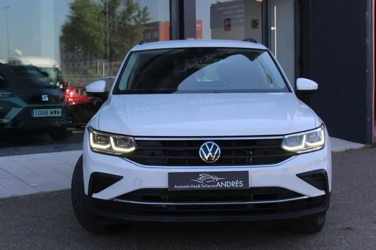 Usado VW Tiguan Life 122 CV (89 kW) 2022 Blanco SUV