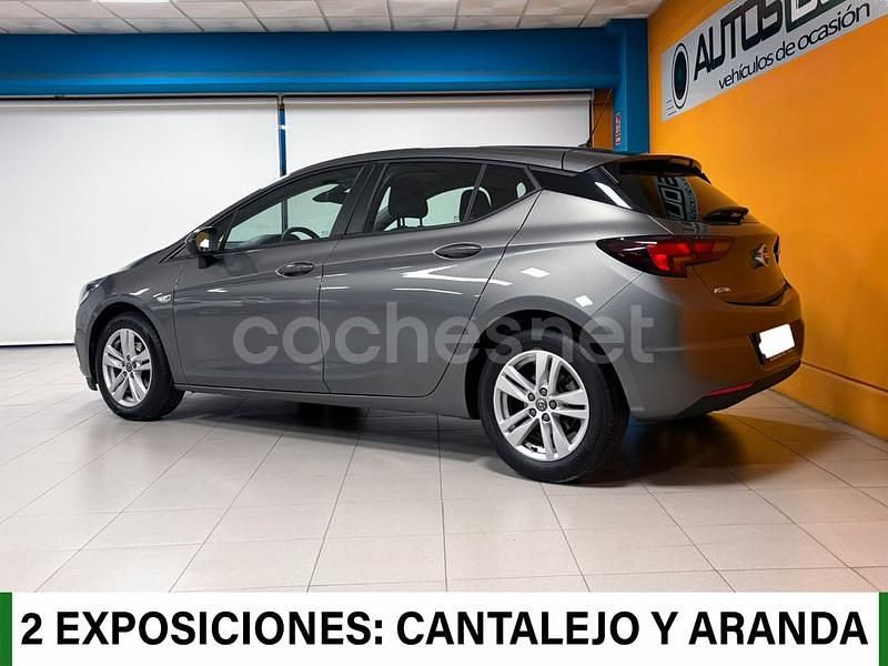 Usado Opel Astra Selective 110 CV (80 kW) 2019 Gris / plata Berlina