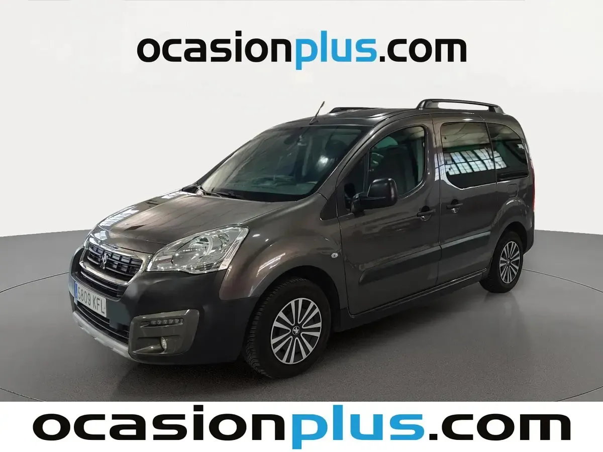 Usado Peugeot Partner Tepee Outdoor 120 CV (88 kW) 2017 Monovolumen