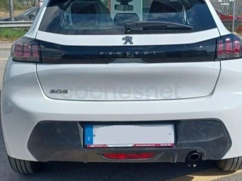 Usado Peugeot 208 Active 100 CV (73 kW) 2021 Gris / plata Utilitario