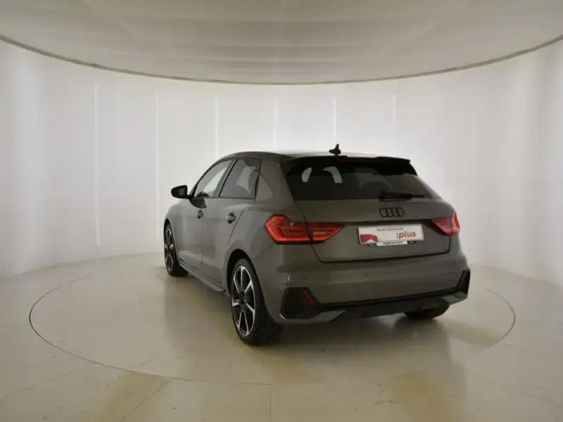 Usado Audi A1 Sportback 95 CV (69 kW) 2024 Gris/plata Utilitario
