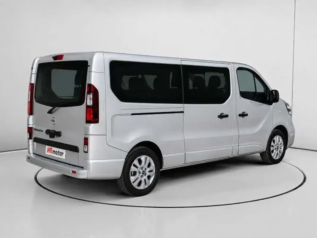 Usado Nissan Primastar Acenta 150 CV (110 kW) 2025 Gris Monovolumen