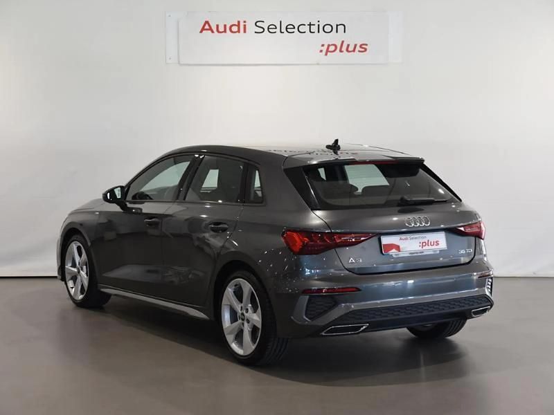 Usado Audi A3 S-Line 150 CV (110 kW) 2022 Gris/plata Berlina