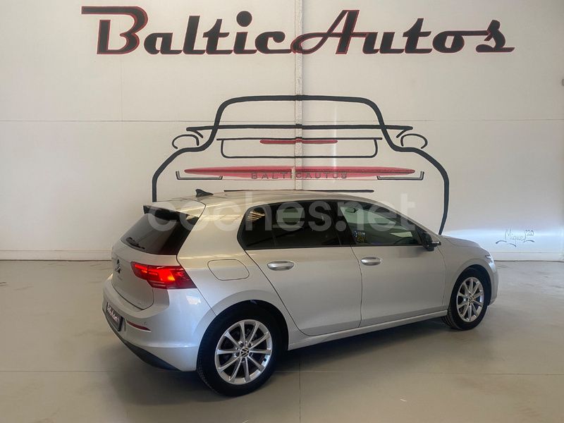 Usado VW Golf VIII 110 CV (80 kW) 2021 Gris / plata Berlina