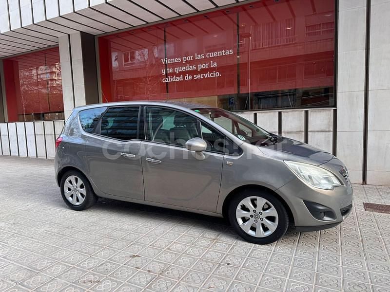 Usado Opel Meriva Enjoy 110 CV (80 kW) 2010 Marrón Monovolumen