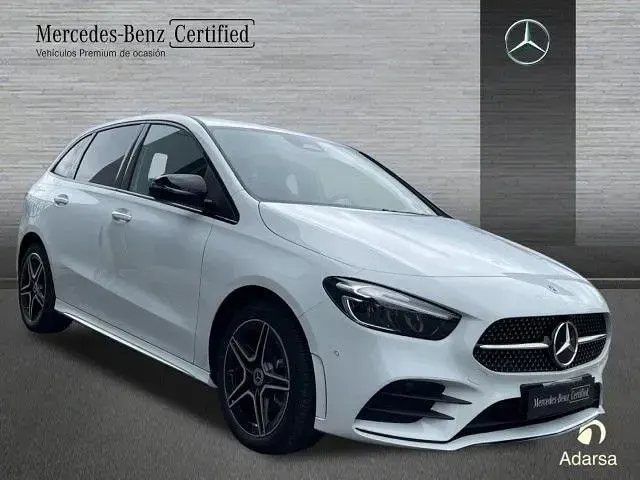 Usado Mercedes B250e 218 CV (160 kW) 2024 Blanco digital Utilitario