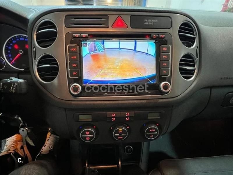 Usado VW Tiguan 140 CV (102 kW) 2008 Gris / plata SUV