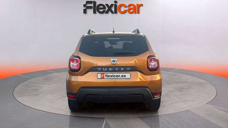 Begagnad Dacia Duster Essentiel 114 HK (83 kW) 2019 Orange SUV