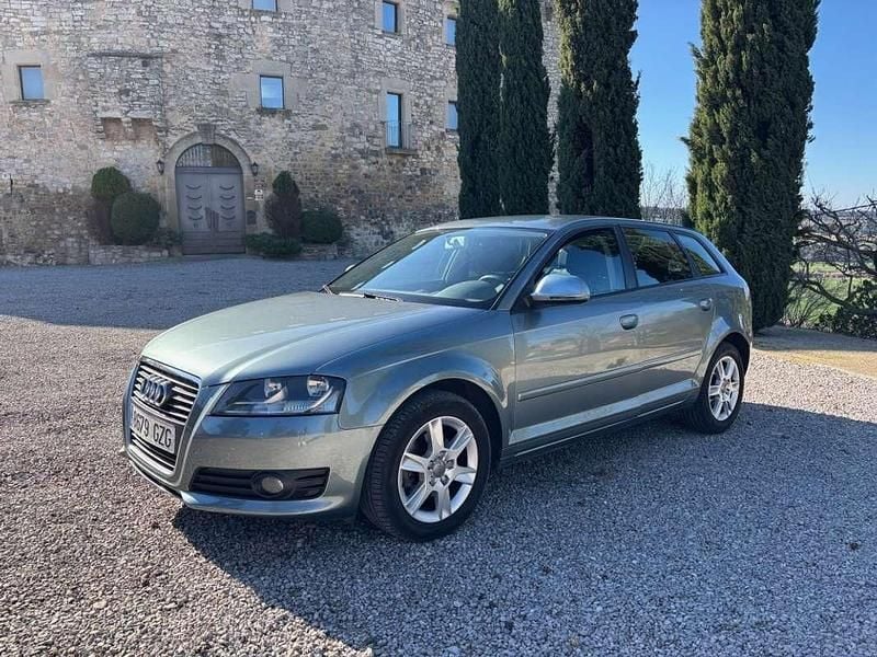 Usado Audi A3 Sportback Ambiente 105 CV (77 kW) 2010 Gris Utilitario