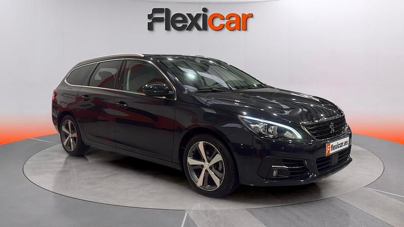Usado Peugeot 308 SW Allure 130 CV (95 kW) 2019 Gris Familiar