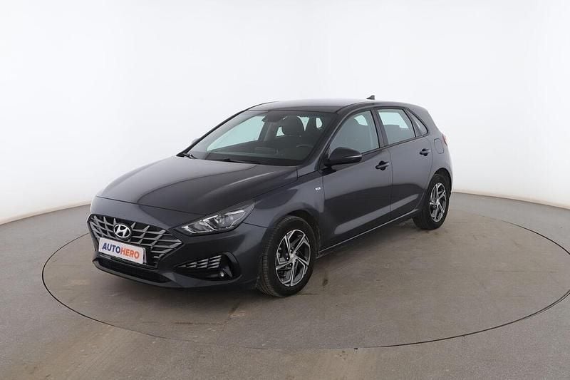 Gris Usado 2024 Hyundai i30 Utilitario | 18.899 € (Precio justo) - Imagen 1/3
