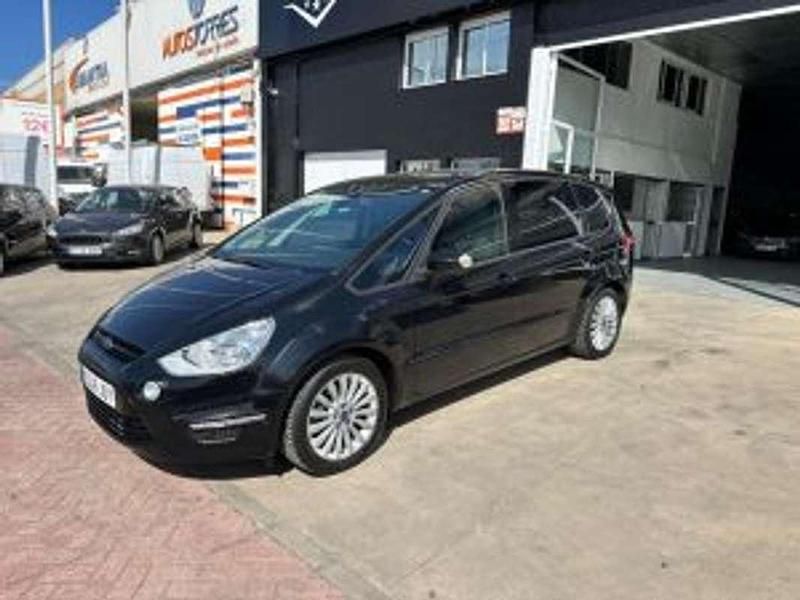Negro Usado 2015 Ford S-MAX Trend Monovolumen | 13.500 € (Precio justo) - Imagen 1/4