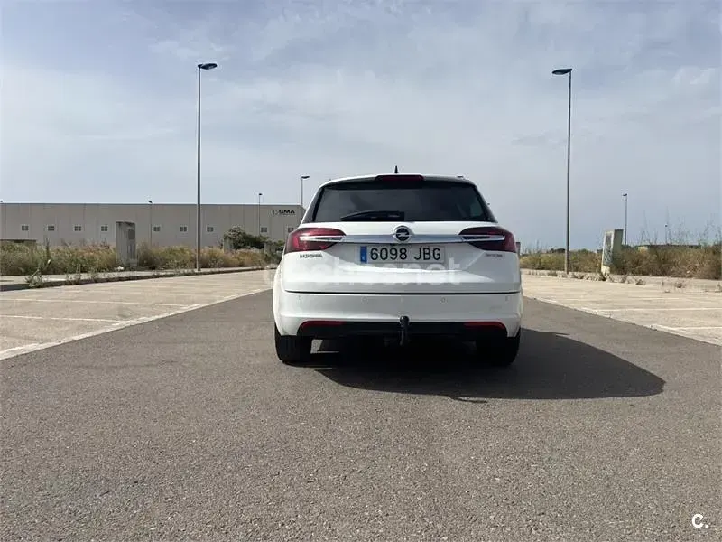 Usado Opel Insignia Excellence 140 CV (102 kW) 2014 Blanco Familiar