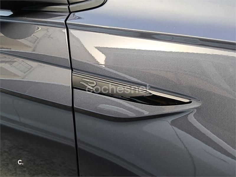 Usado VW Polo R-line 95 CV (69 kW) 2024 Gris / plata Utilitario