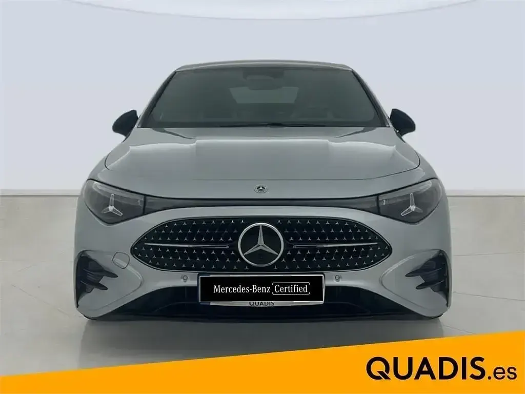 Nuevo Mercedes CLA180 136 CV (100 kW) 2026 Gris Berlina