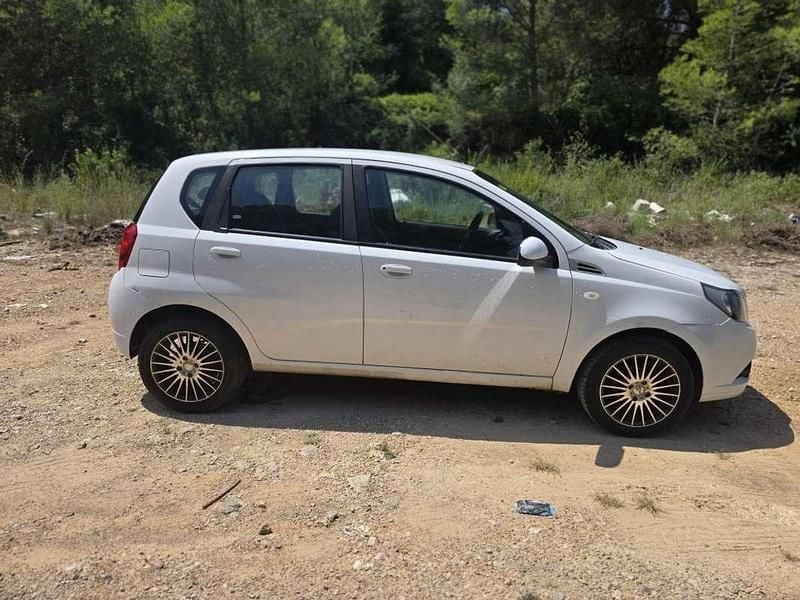 Usado Chevrolet Aveo LS 84 CV (61 kW) 2012 Blanco Utilitario