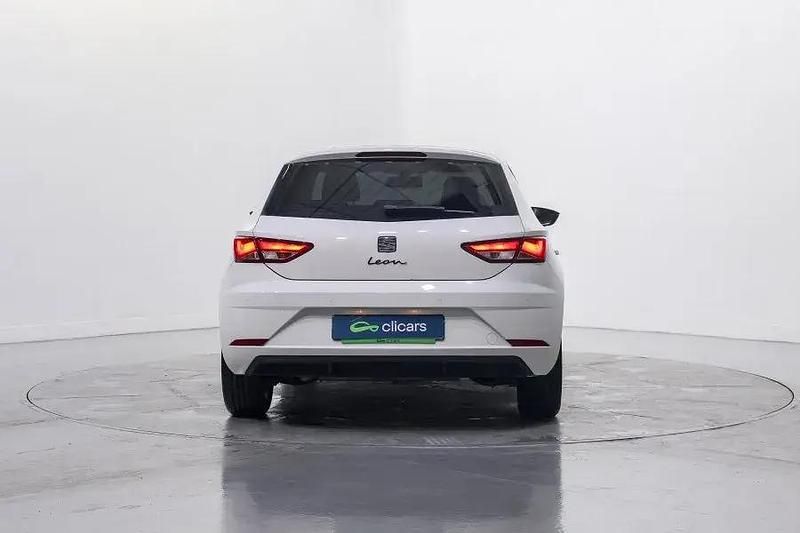 Usado Seat Leon Reference 115 HP (84 kW) 2020 Branco Sedan