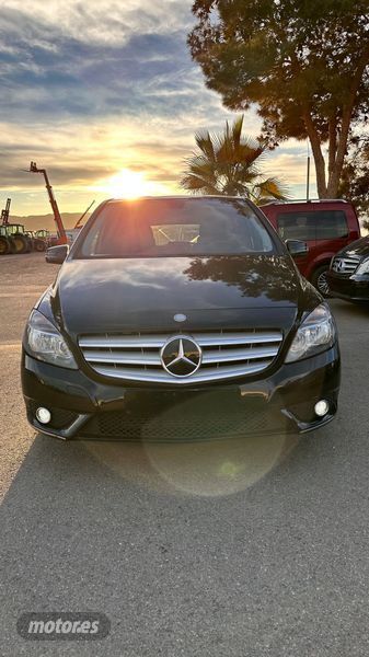 Negro Usado 2013 Mercedes B200 Monovolumen | 11.900 € (Un poco caro) - Imagen 1/4