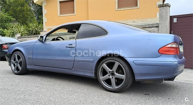 Azul Usado 2000 Mercedes CLK230 Elegance Coupe | 4500 € - Imagen 1/4