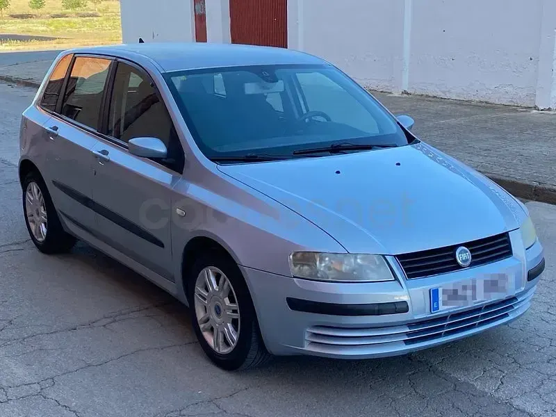 Usado Fiat Stilo Dynamic 103 CV (75 kW) 2002 Azul Berlina